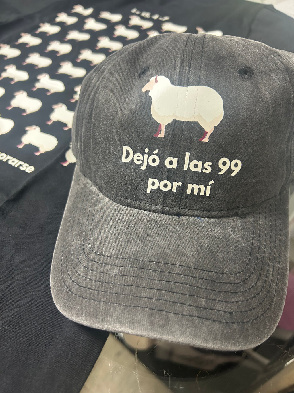 Gorras: Dejó las 99 por mí